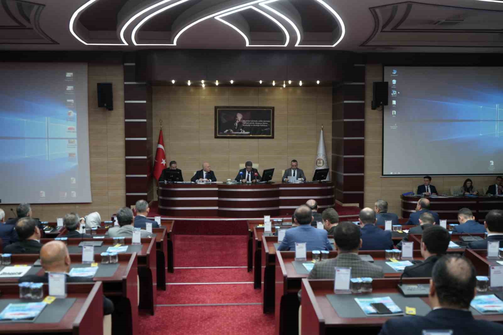 Kamu yatırımları masaya yatırıldı
