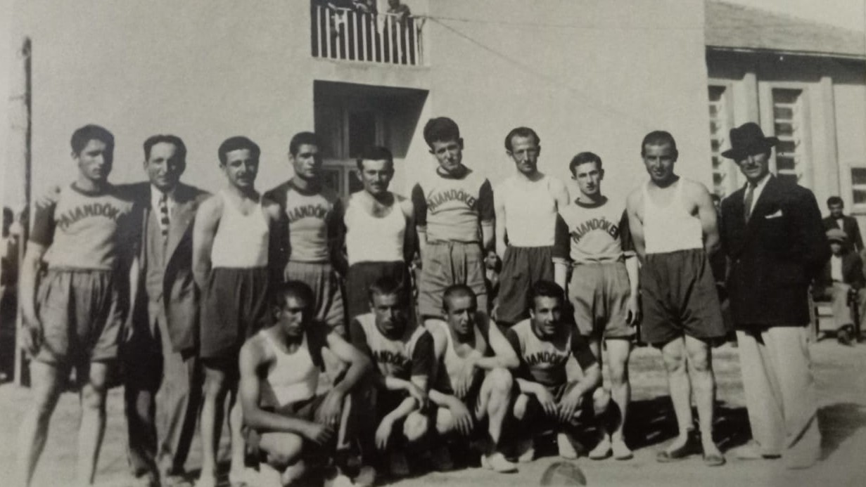 Kamyon kasasında yazılan spor tarihi
Kamyon kasasında yazılan spor tarihi