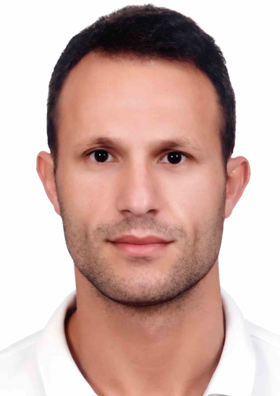 Kamyonet, beton köprü ayağı yüklü tıra çarptı: 1 ölü, 1 yaralı
