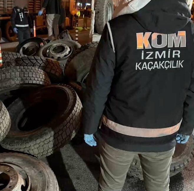 Kamyonet lastiğine gizlenmiş 3 milyon liralık kaçak sigara ele geçirildi
