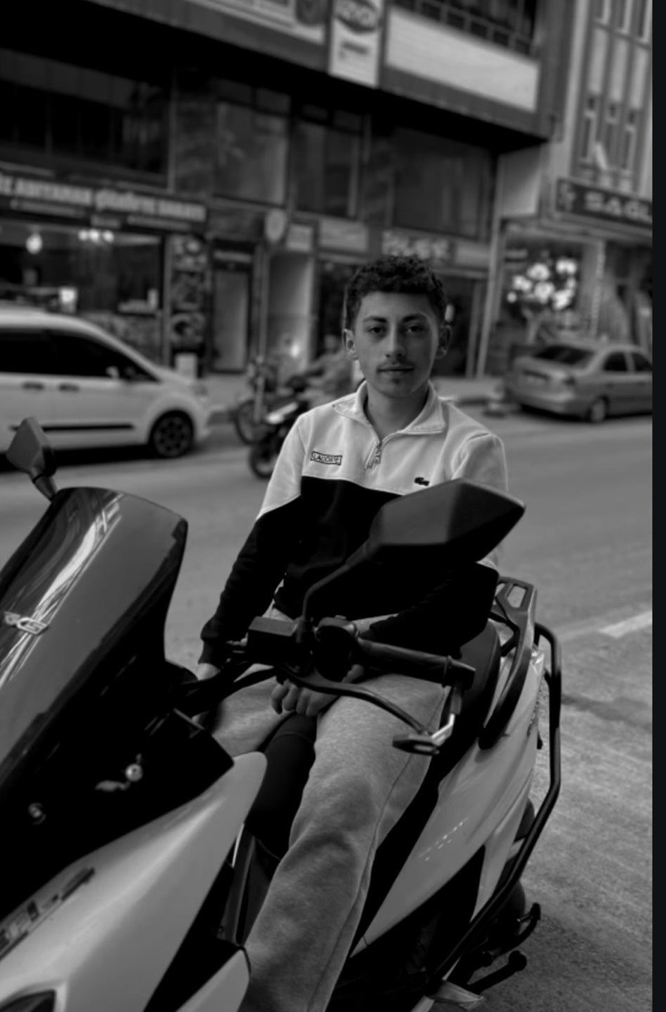 Kamyonla çarpışan motosiklet sürücüsü hayatını kaybetti
