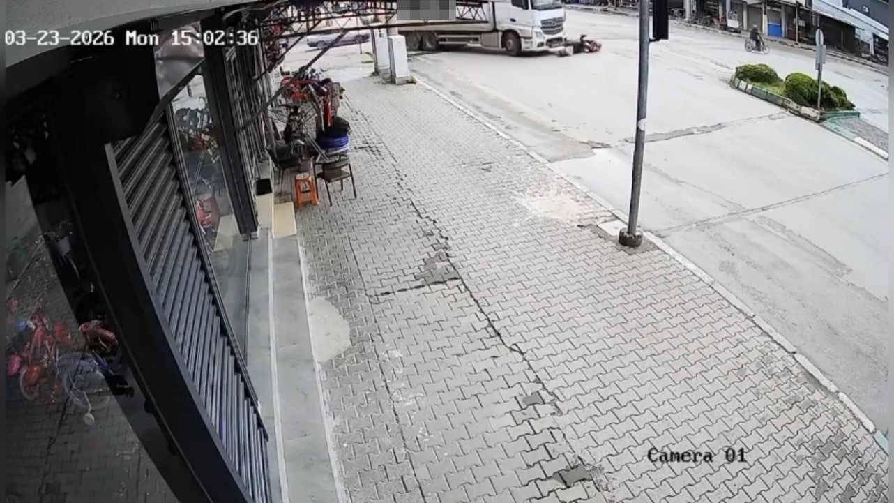 Kamyonun çarptığı motosikletin sürücüsü hayatını kaybetti
