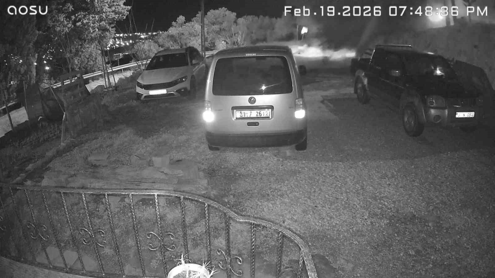 Kamyonun uçurumdan yuvarlandığı anlar kameraya yansıdı
