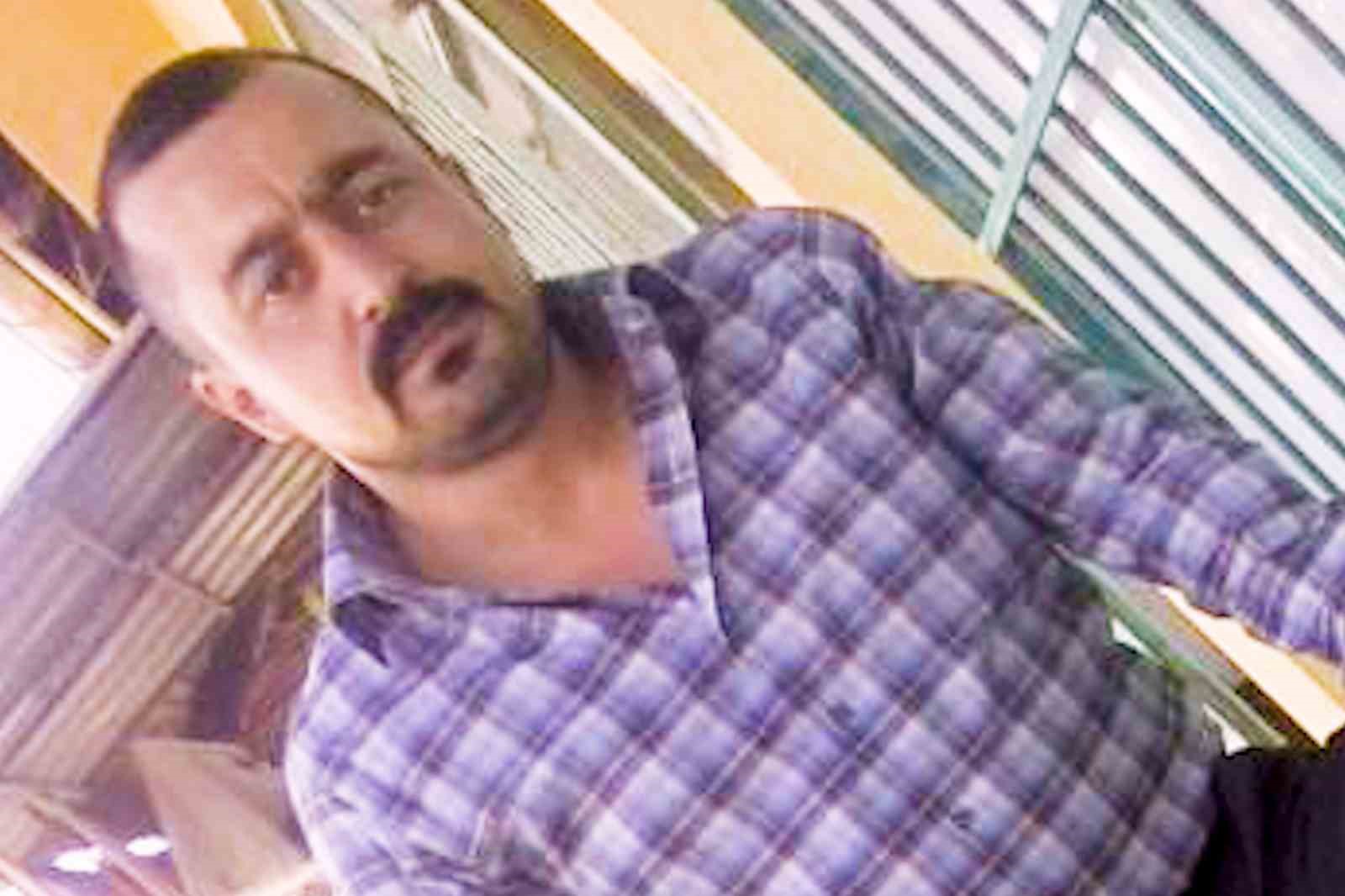 Kan donduran cinayet: İki kardeş bir oldu, babalarını bıçak ve baltayla öldürdü
