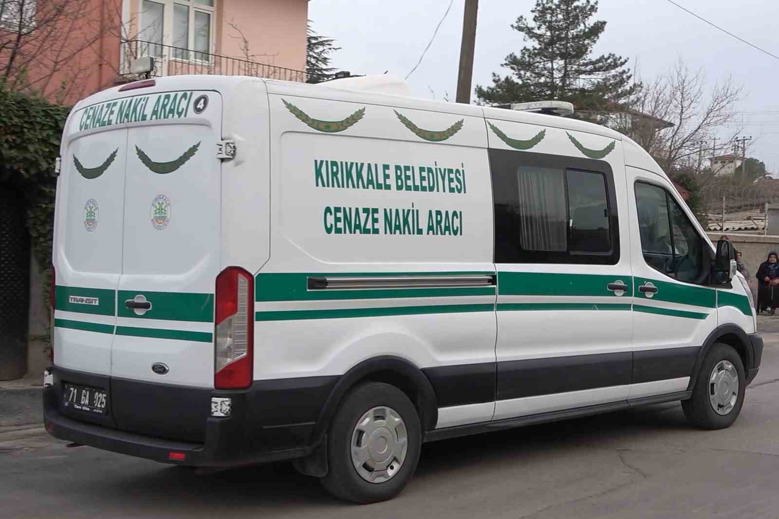 Kan donduran cinayet: İki kardeş bir oldu, babalarını bıçak ve baltayla öldürdü
