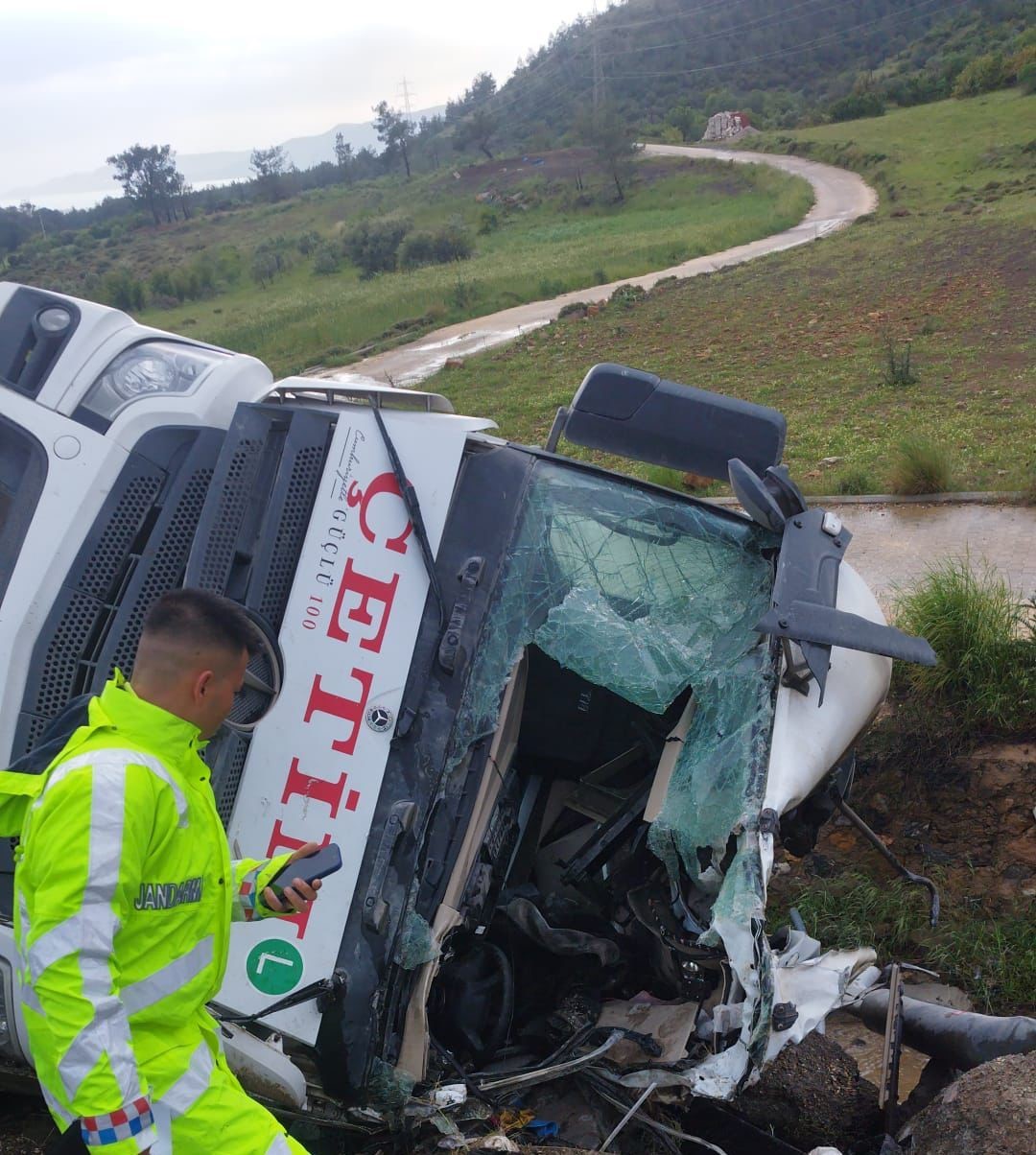 Kanala düşen tankerde can pazarı
