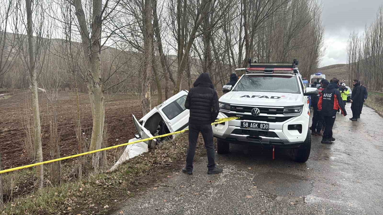 Kanser hastası babasını hastaneye götürürken kaza yaptı: 3 ölü
