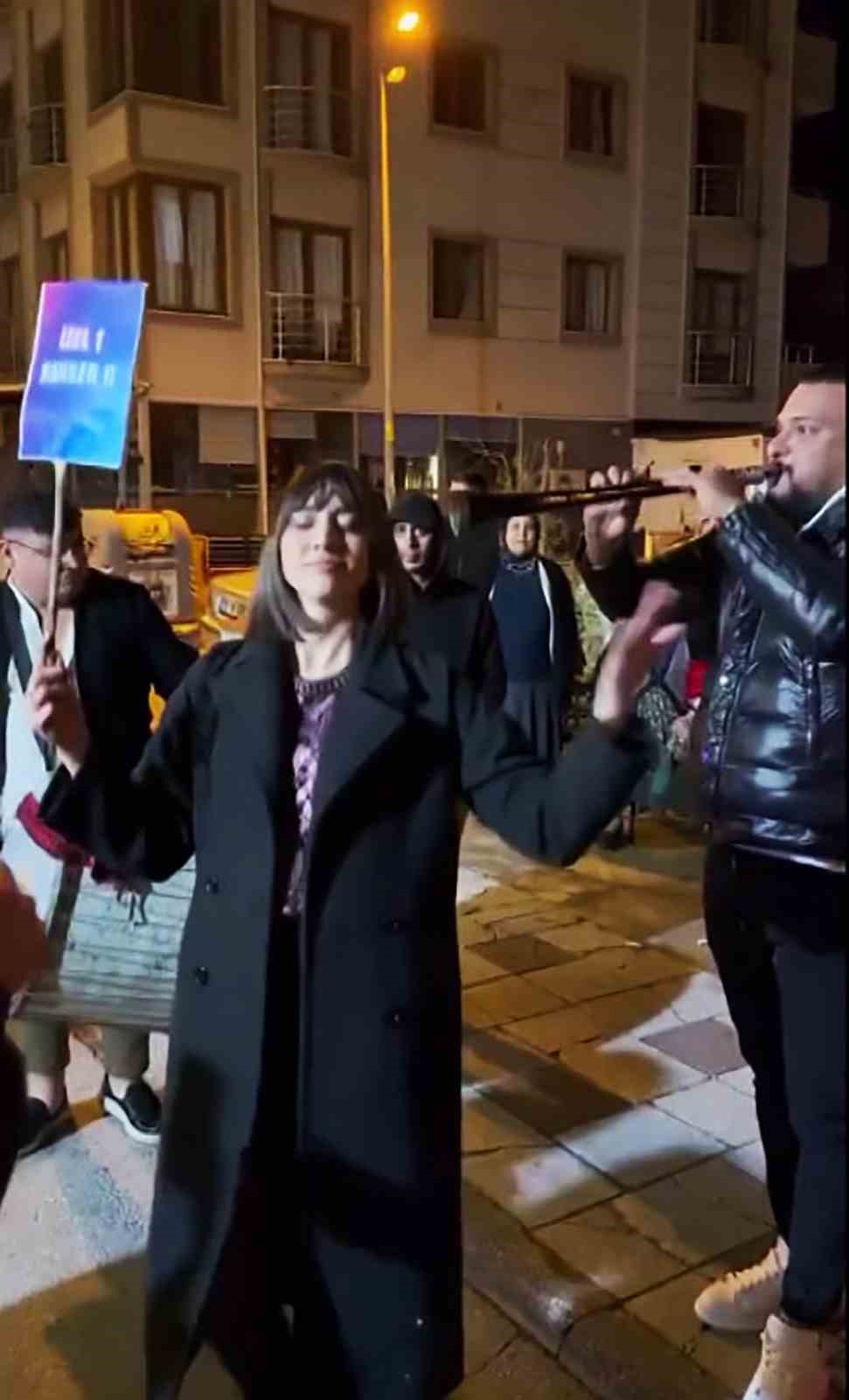 Kanseri yendi, davul-zurna ile kutladı
