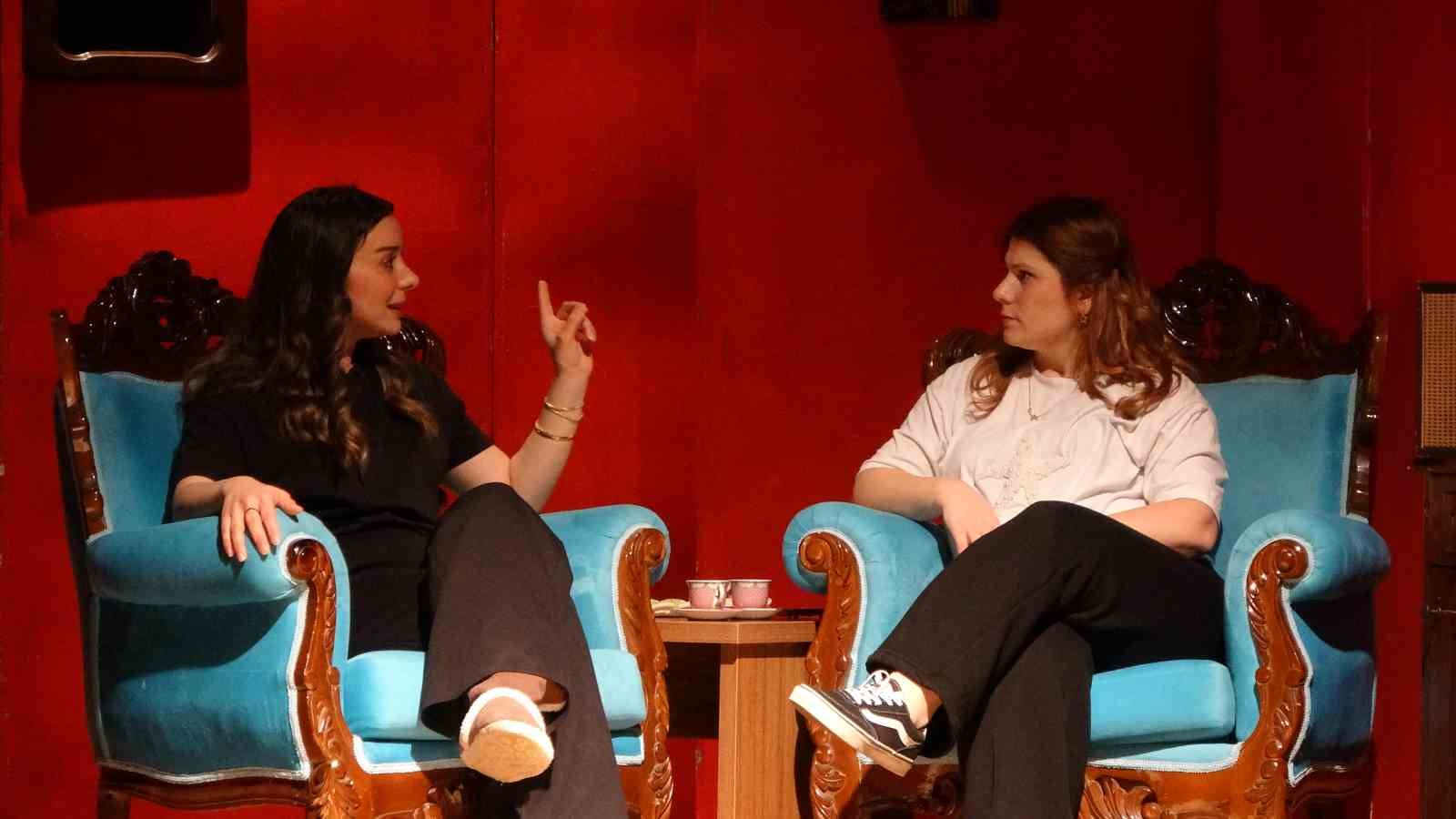 Kanseri yendi, kendi hayatını yazıp oynadı
