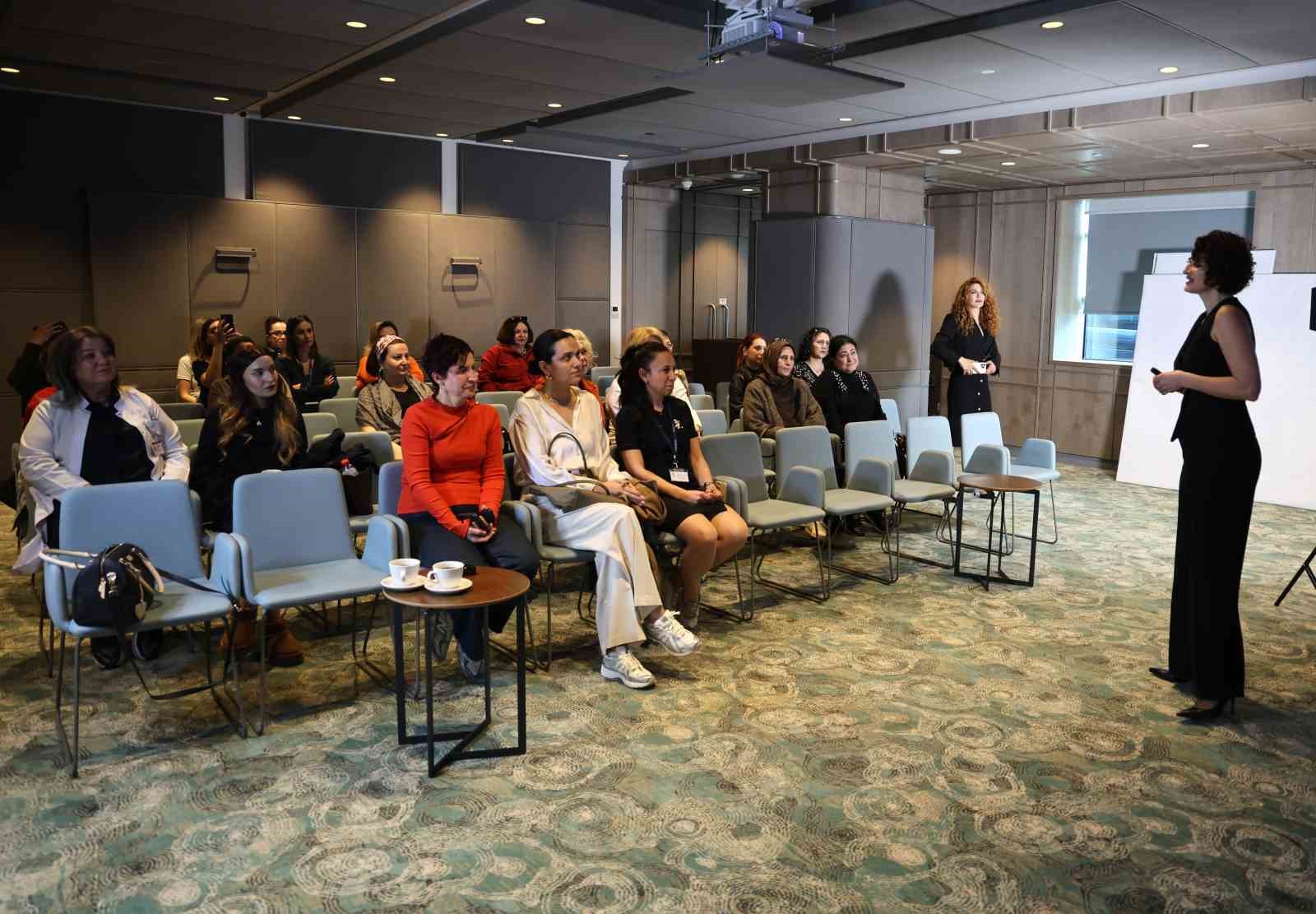 Kanseri yenen güzellik uzmanı, şimdi kanserli kadınlara umut oluyor
