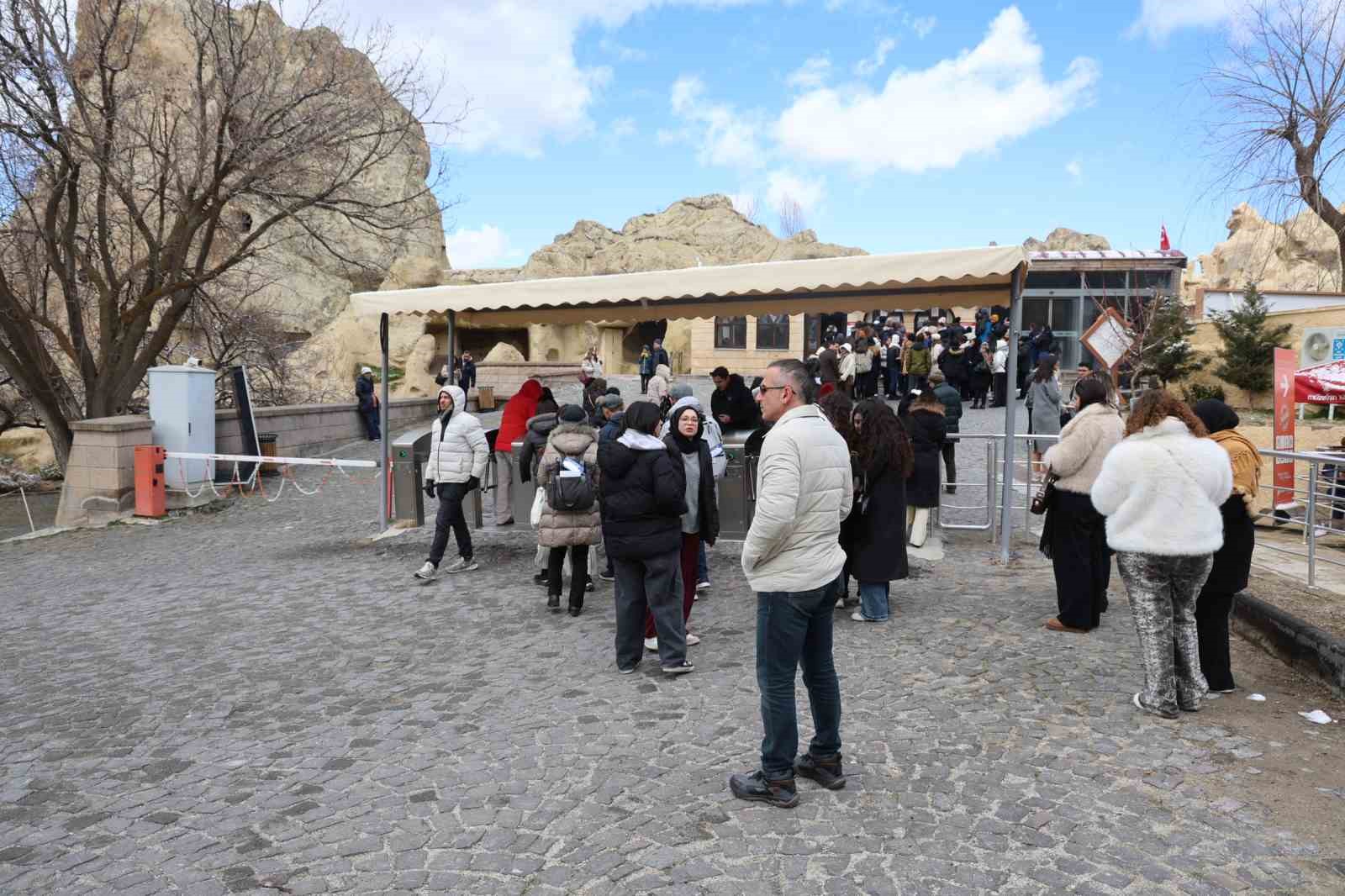 Kapadokya 3 günlük bayram tatilinde 57 bin 988 ziyaretçiyi ağırladı
