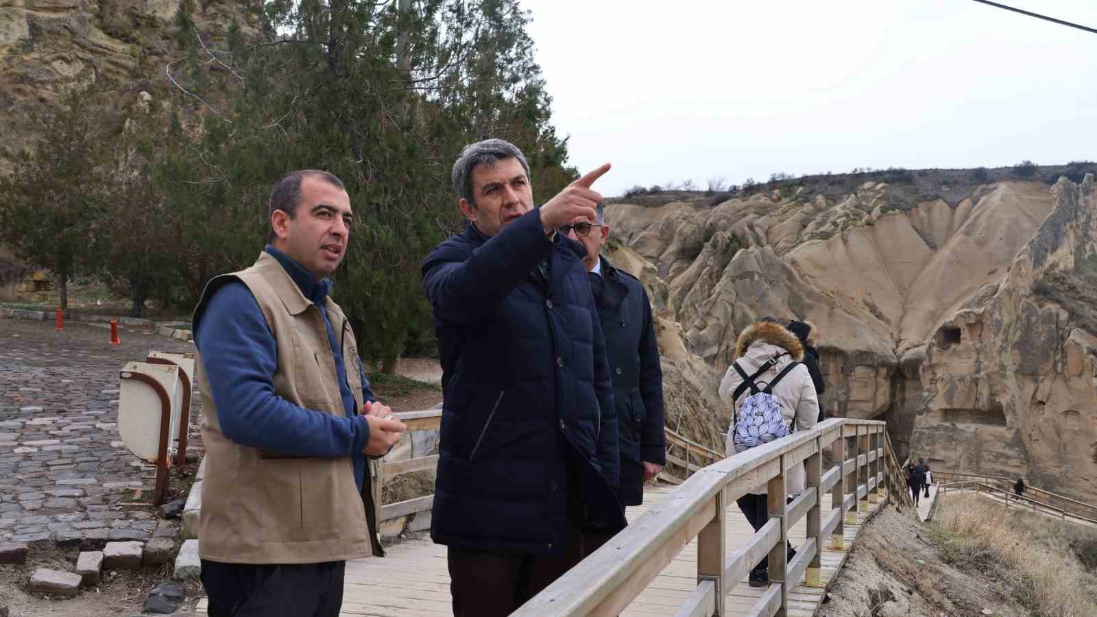 Kapadokya Alan Başkanı Aslanbay, Göreme’deki kurtarma kazılarını yerinde inceledi
