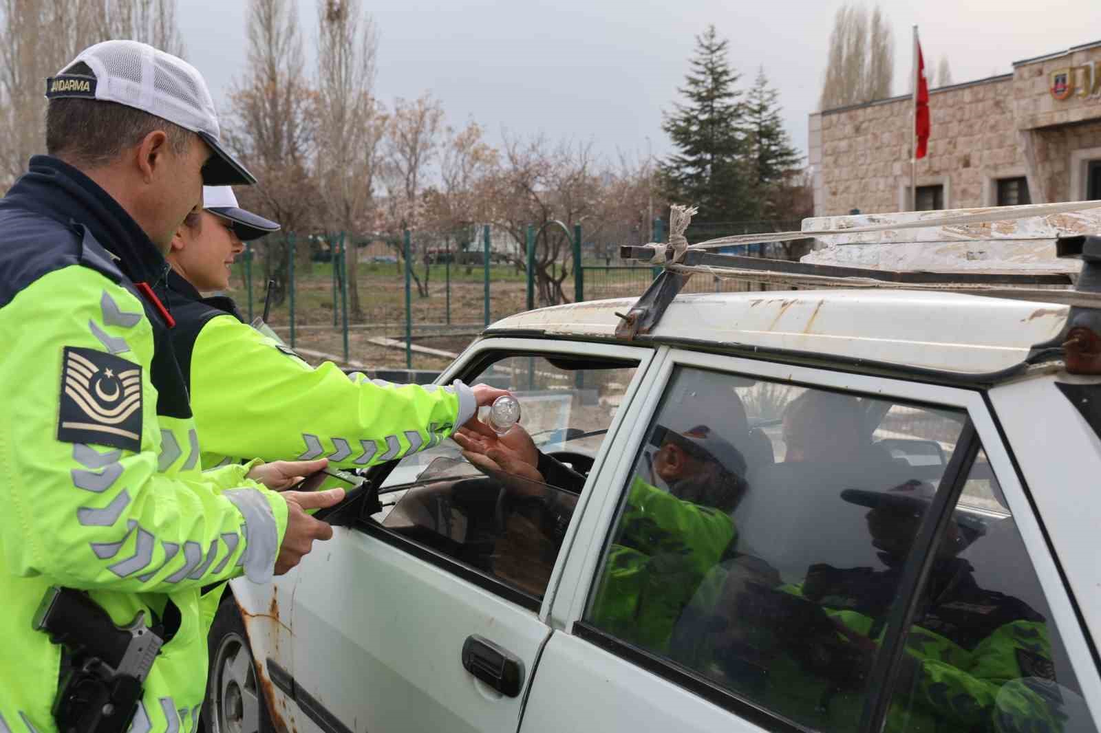 Kapadokya’da jandarmadan tatlı uygulama
