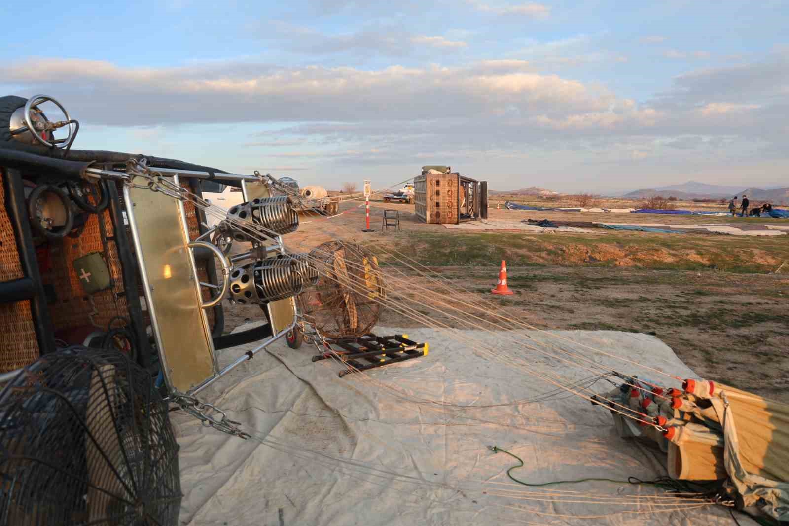 Kapadokya’da sıcak hava balon turlarına rüzgar engeli
