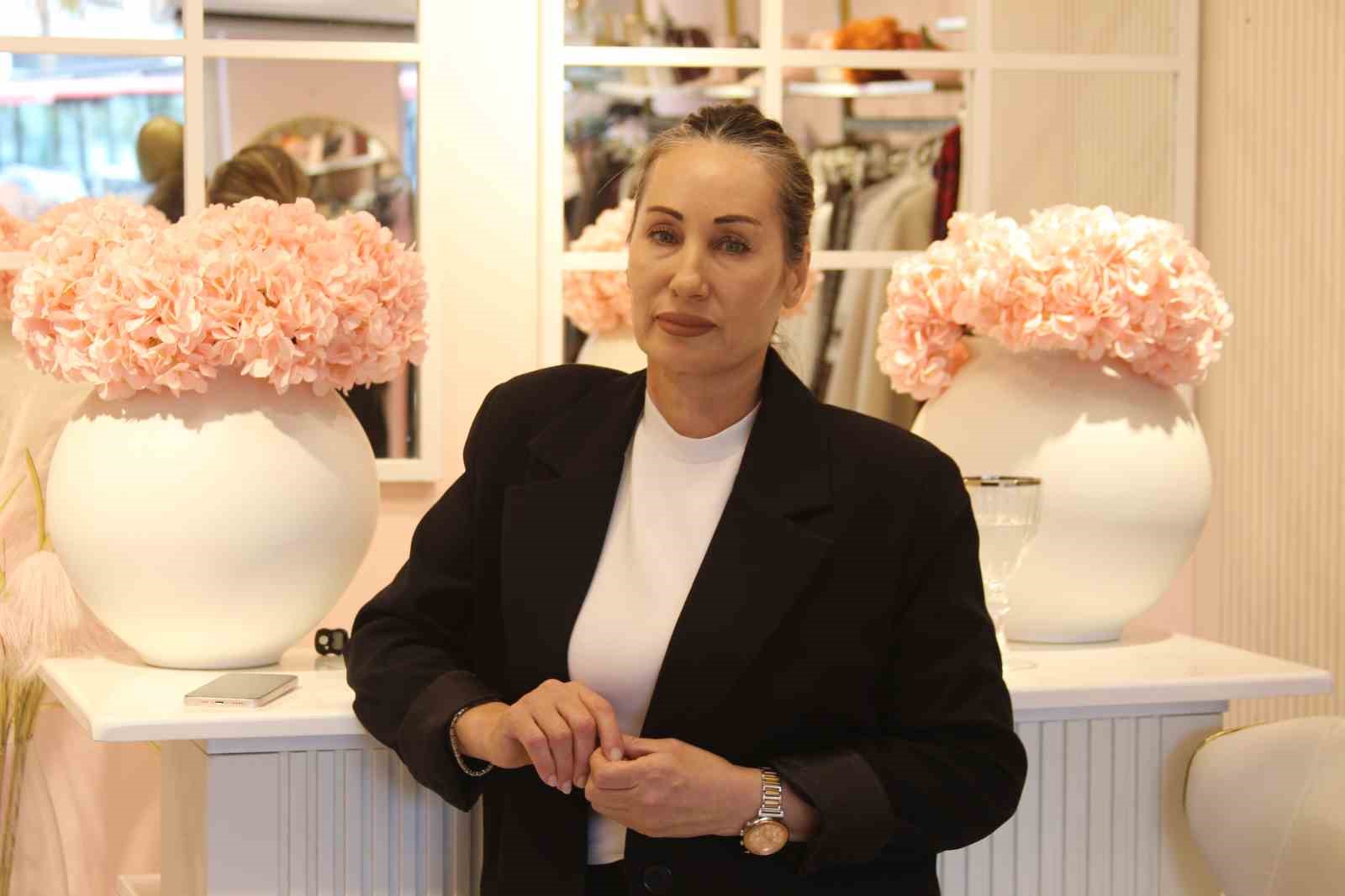 Kapalı mağazaya kurşun yağdırdılar: Esnaf kadın korku içinde
