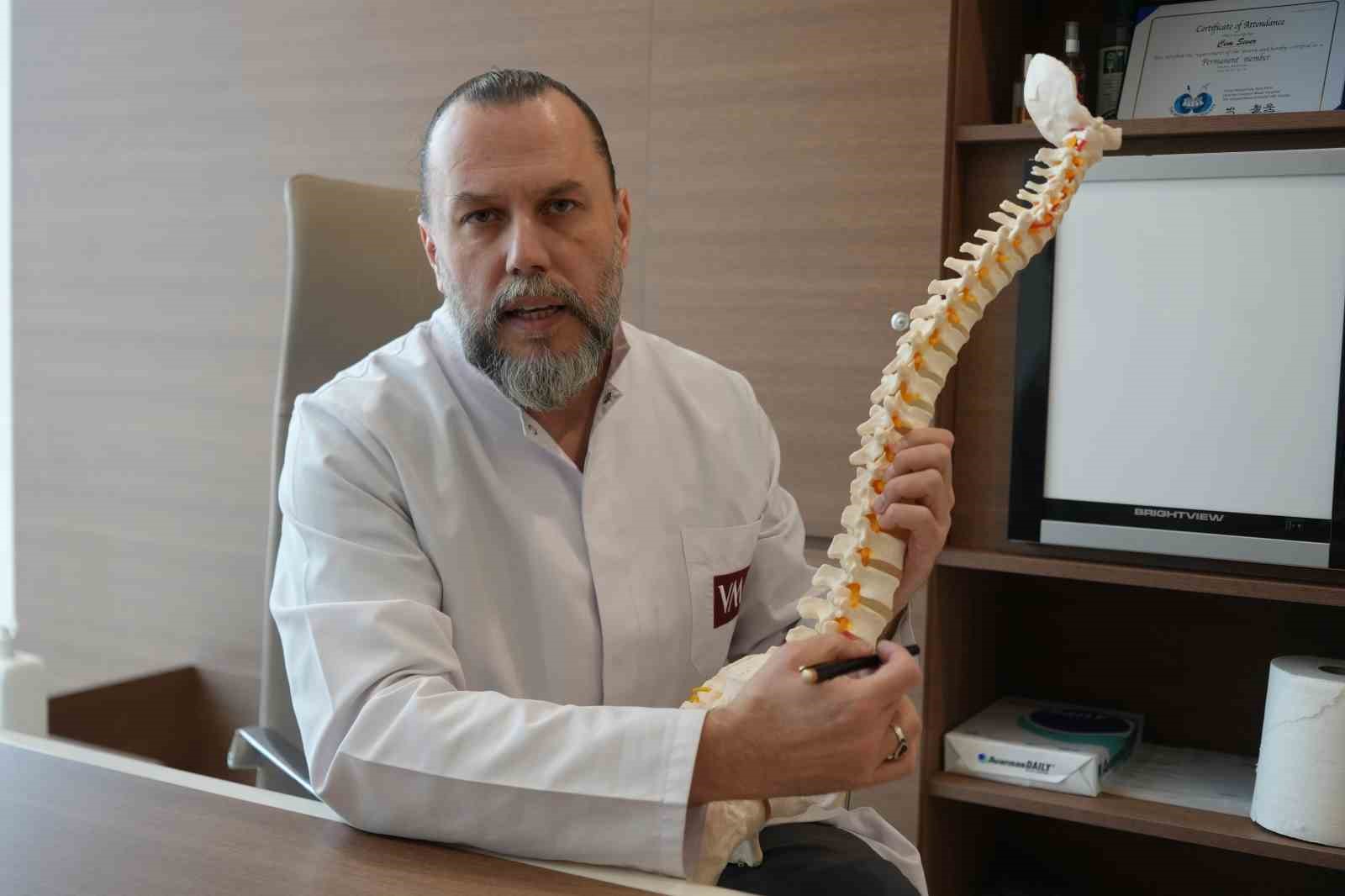 "Kapalı omurga cerrahisi ile felç riski yok denecek kadar azaltılabiliyor"
