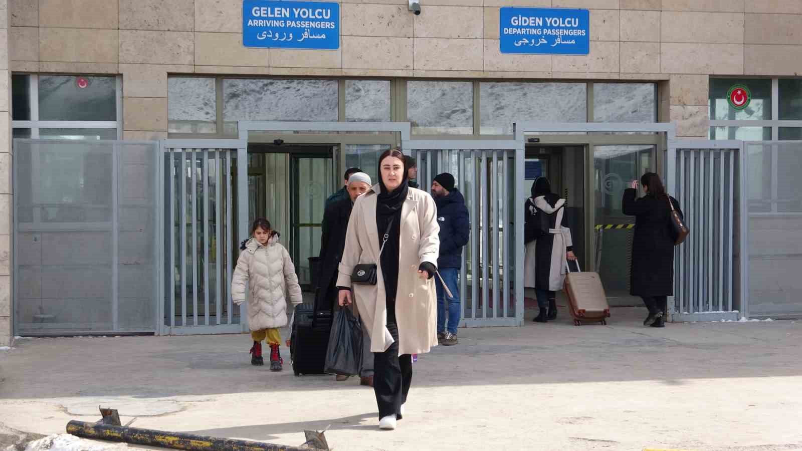 Kapıköy Gümrük Kapısı’nda geçişler kontrollü sürüyor
