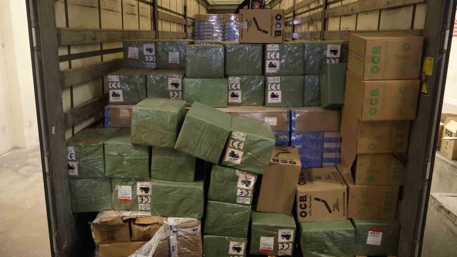 Kapıkule’de 33 milyon liralık kaçak eşya ele geçirildi
