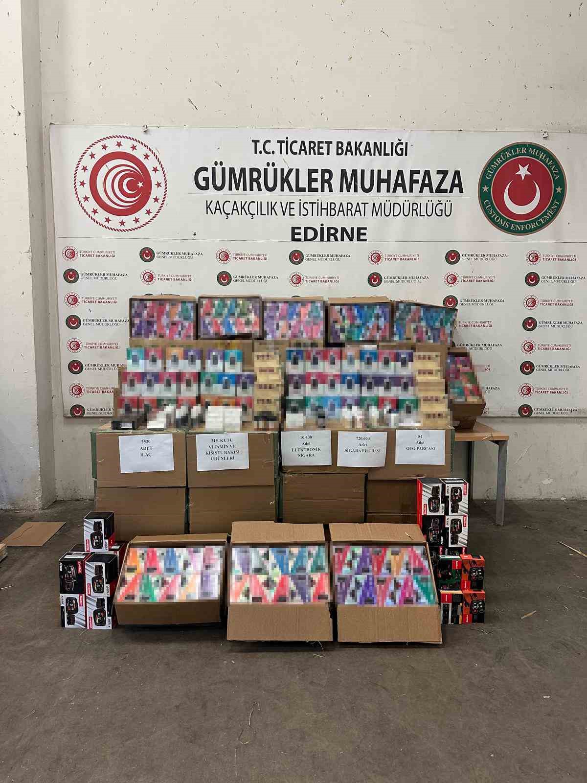 Kapıkule’de milyonluk kaçak eşya operasyonu: 10 bin 400 adet elektronik sigara yakalandı
