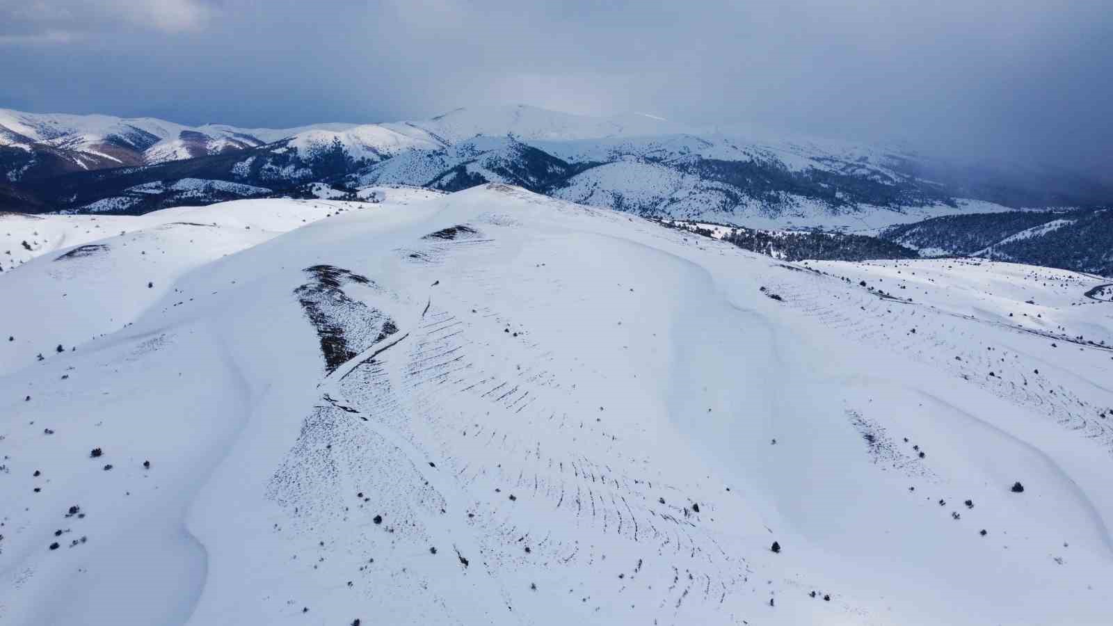 Kar manzarası için 2 bin 77 metreye çıkıyorlar
