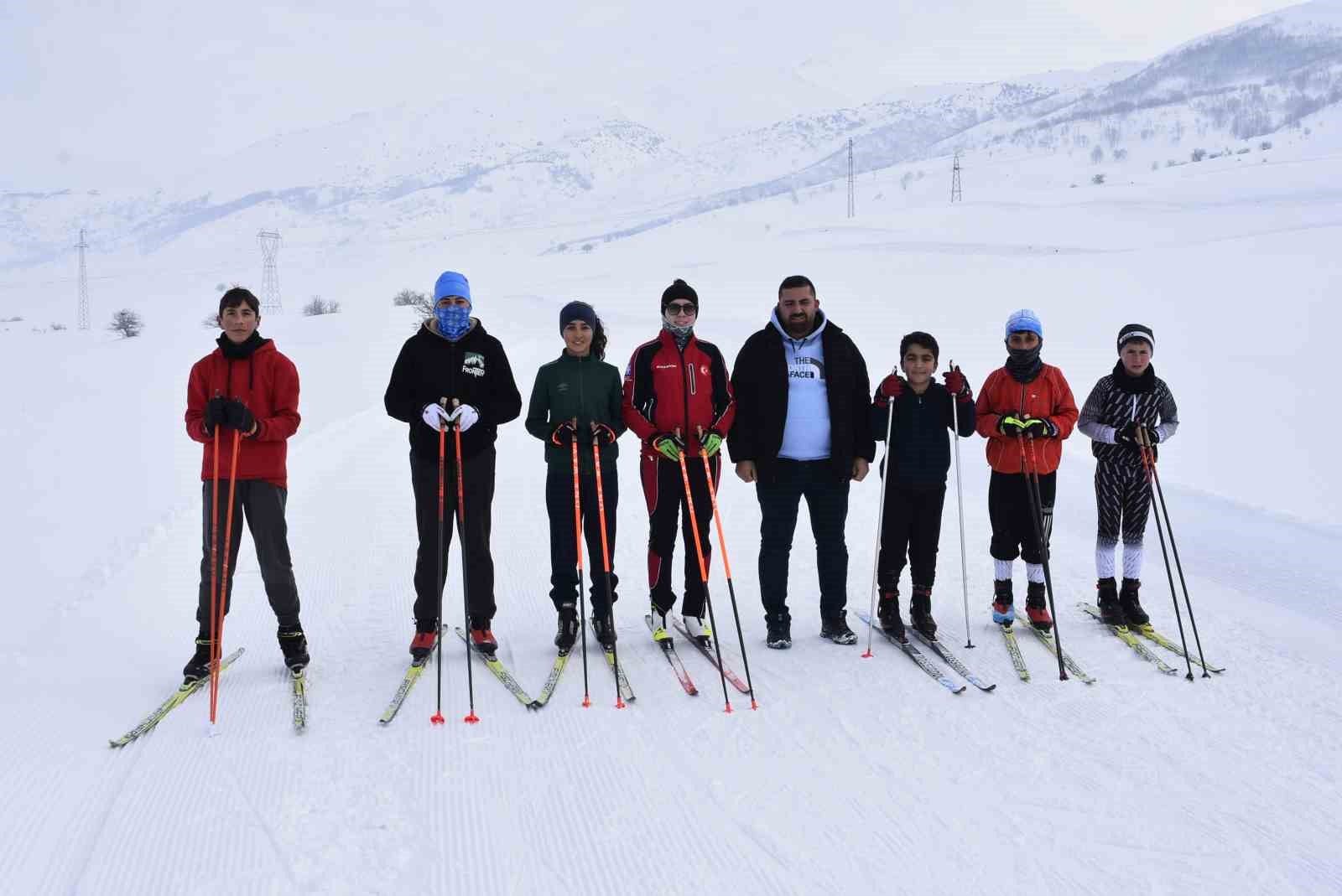 Kar ve ayaz altında şampiyonluk mesaisi

