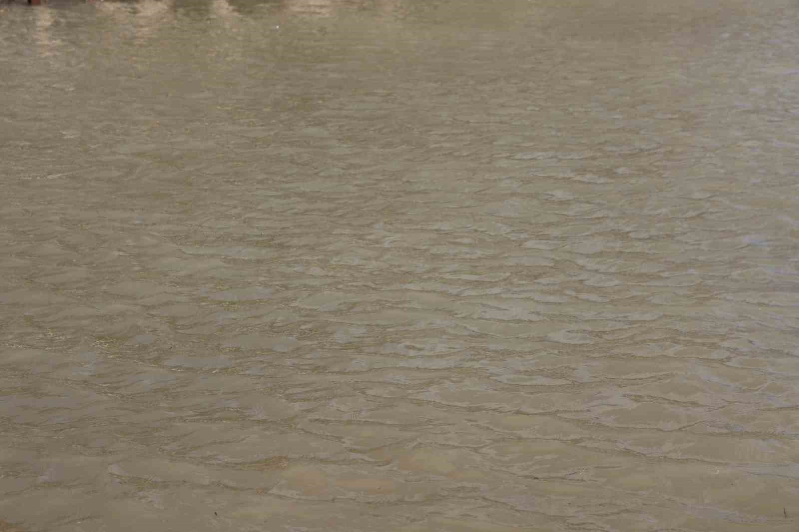 Kar ve yağmurlarla Uzunçayır Baraj Gölü’nün debisi yükseldi
