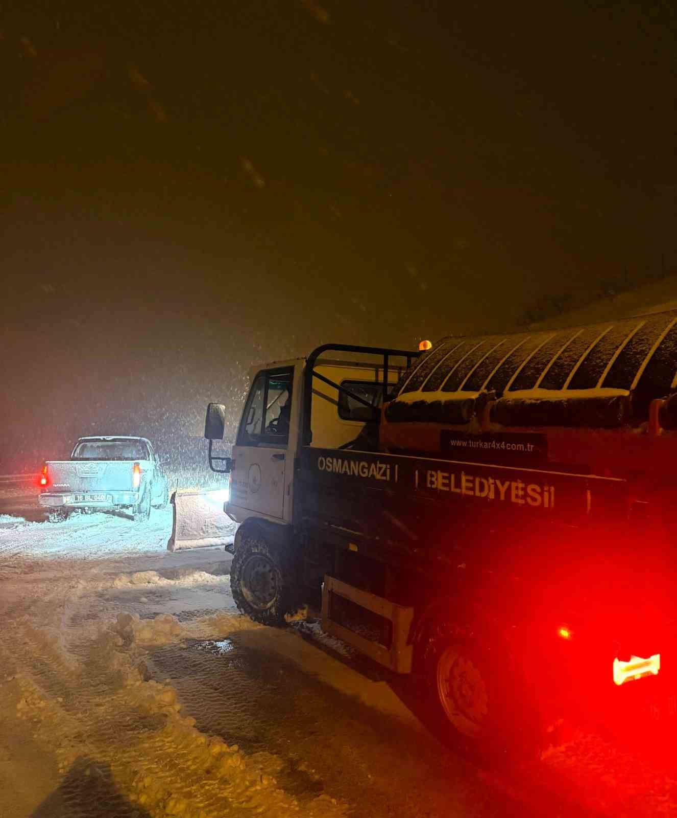 Kar yağışı Osmangazi’de hayatı aksatmadı
