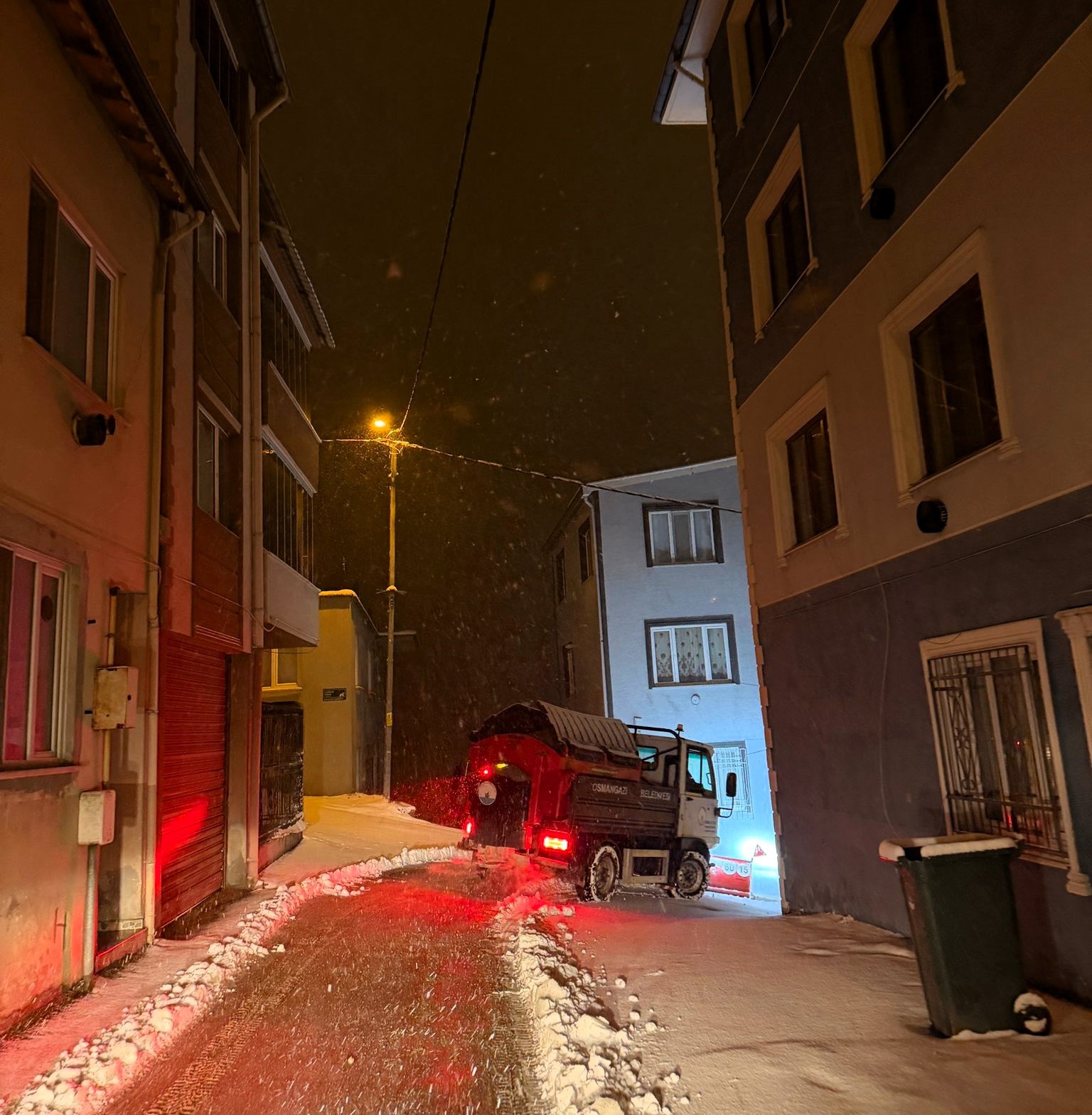 Kar yağışı Osmangazi’de hayatı aksatmadı
