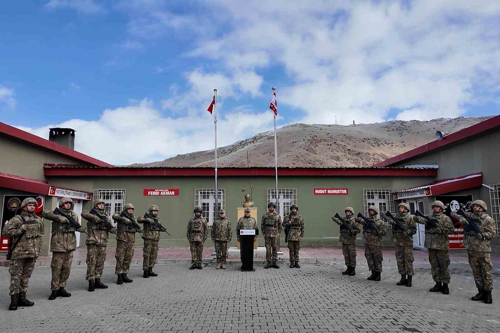 Kara Kuvvetleri Komutanı Orgeneral Tokel, Van’daki sınır karakollarında incelemelerde bulundu
