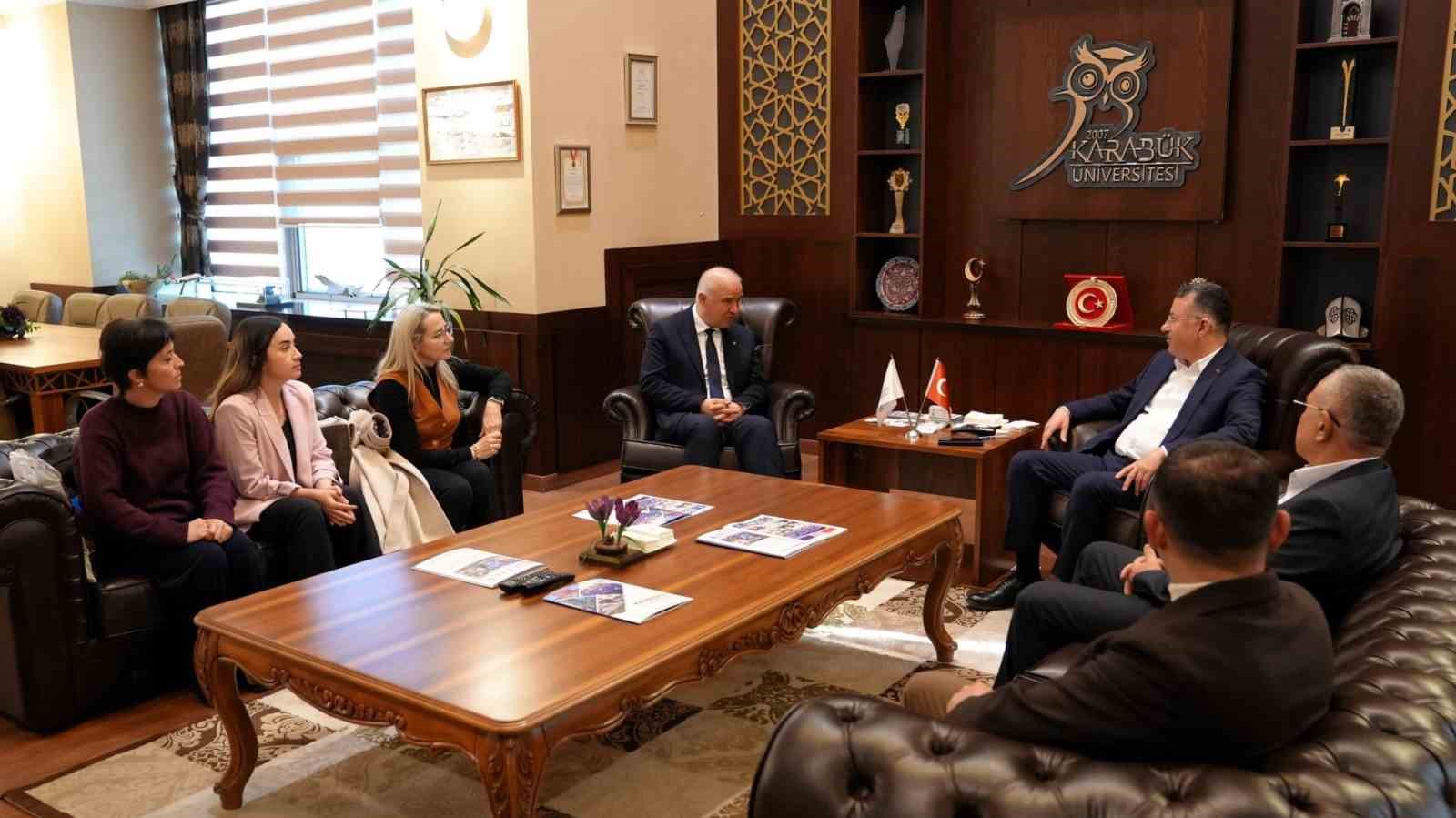 Karabük Bartınlılar Derneği’nden Prof. Dr. Fatih Kırışık’a ziyaret
