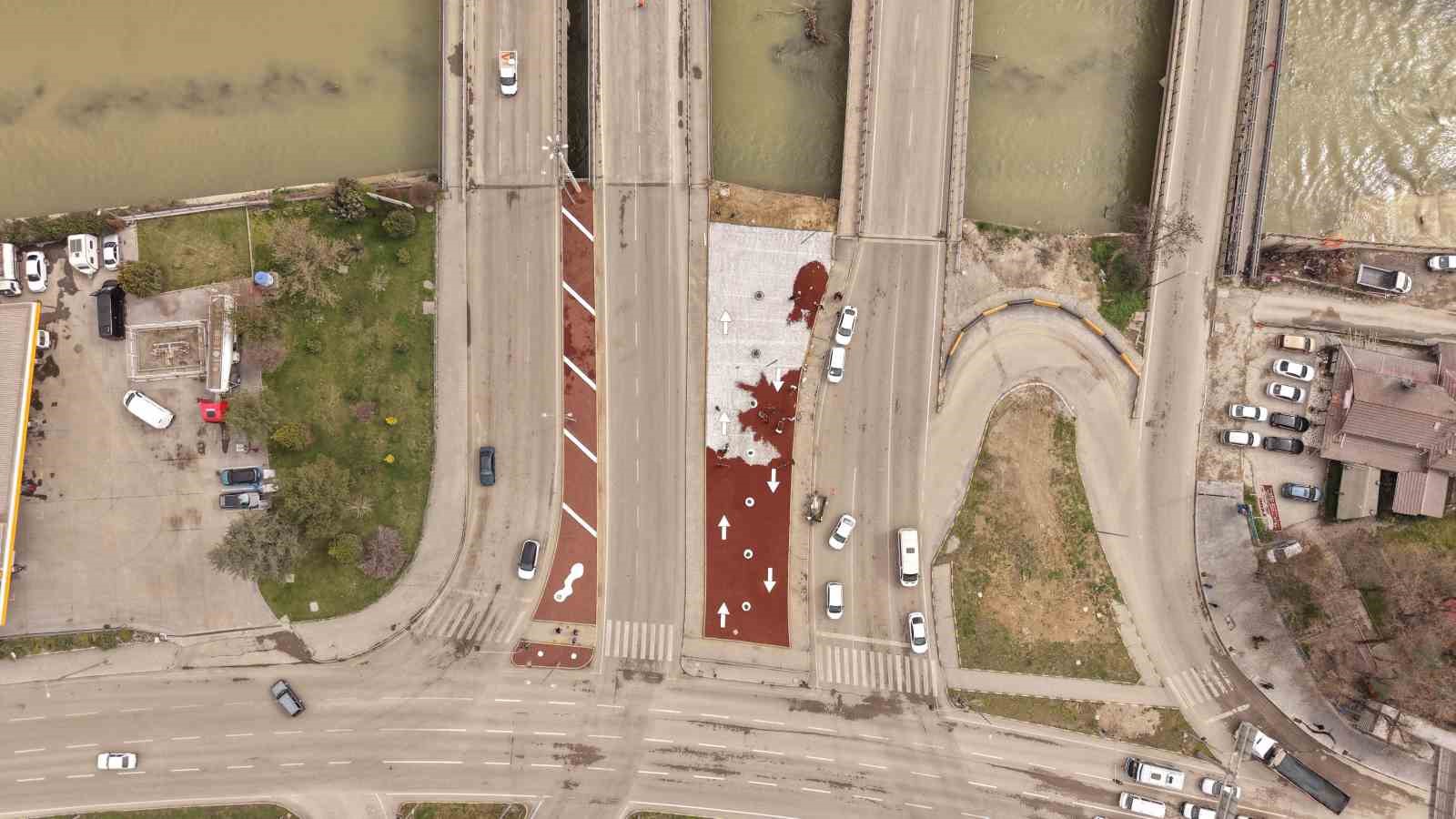 Karabük Belediyesi kavşaklara estetik kazandırmaya devam ediyor
