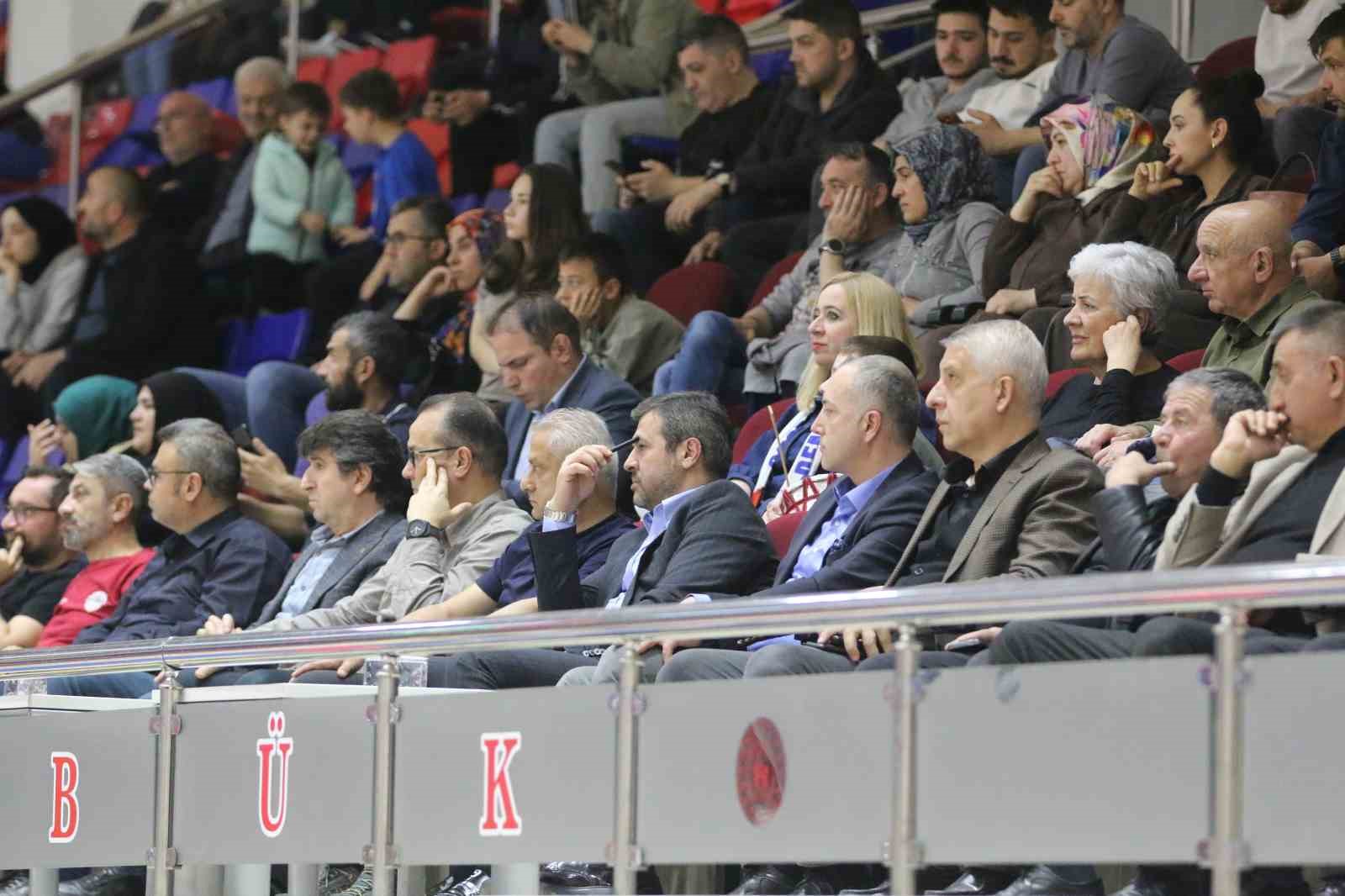 Karabük Demir Kartal, sahasında Fenerbahçe’ye mağlup oldu
