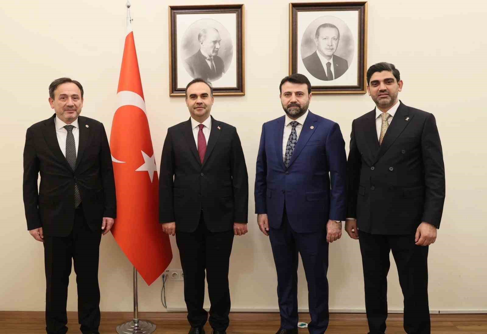 Karabük heyeti Bakan Kacır ve Bakan Yumaklı ile görüştü
