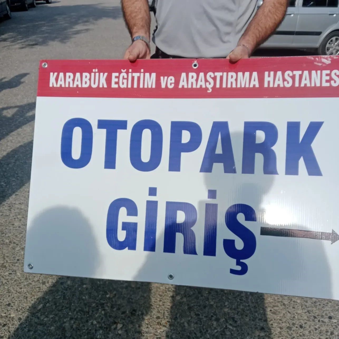 Karabük İdman Yurdu sahasında otopark tabelası krizi
