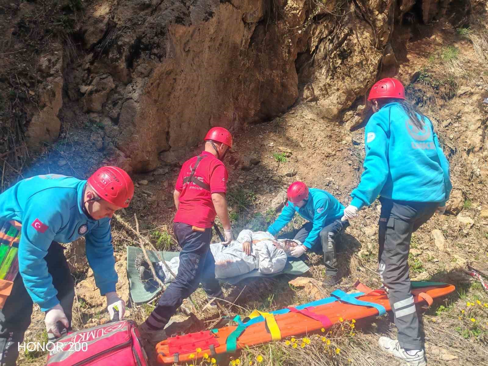 Karabük UMKE’den güç gösterisi: 16 yeni gönüllü ile afetlere hazırlık seviyesi arttırıldı
