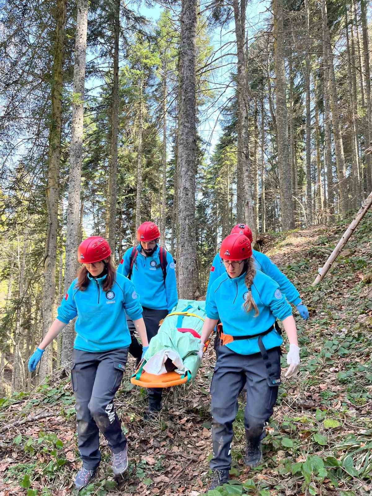 Karabük UMKE’den güç gösterisi: 16 yeni gönüllü ile afetlere hazırlık seviyesi arttırıldı
