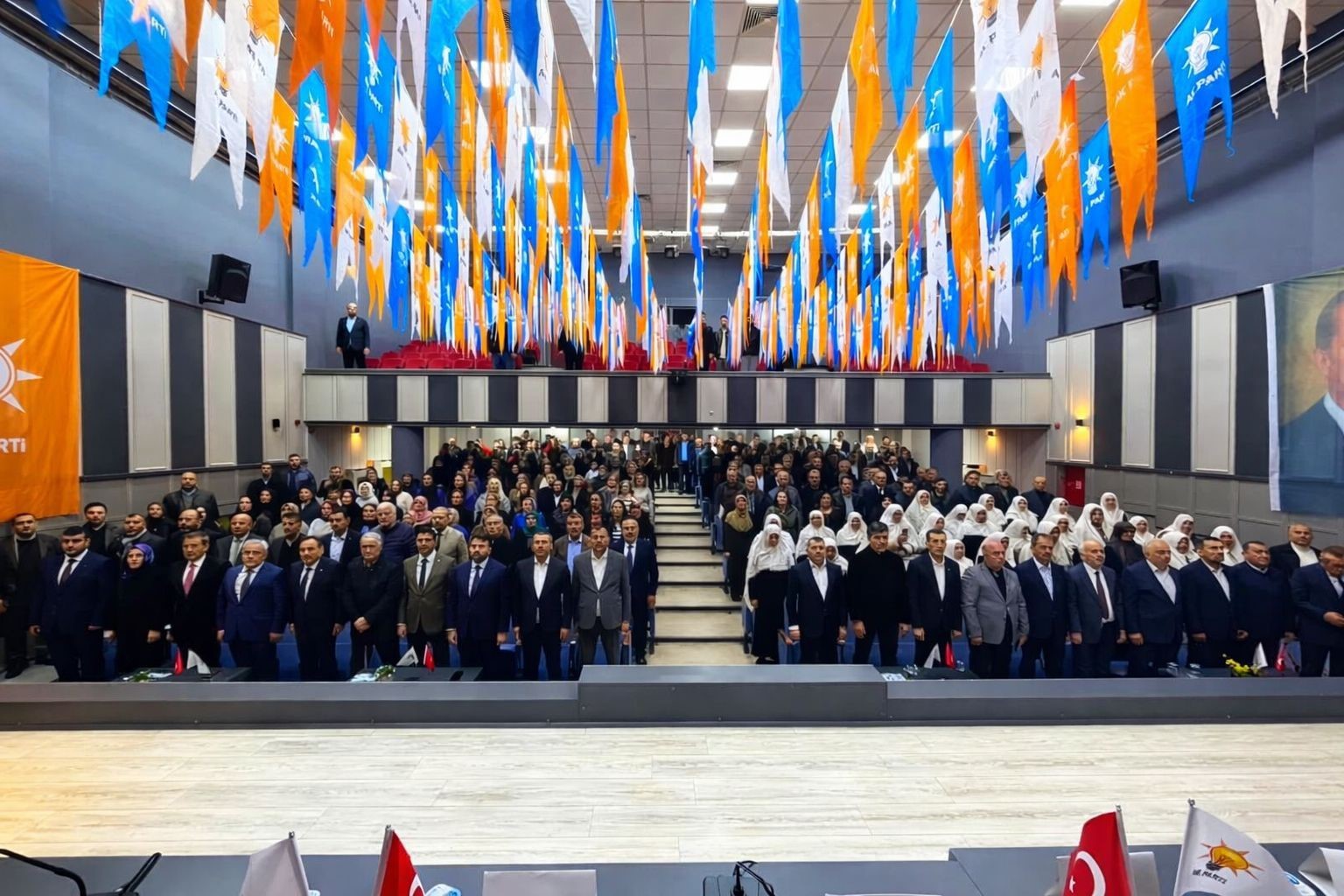 Karabüklü kadınlardan Başkan Güneş’e yöresel kıyafetli destek
