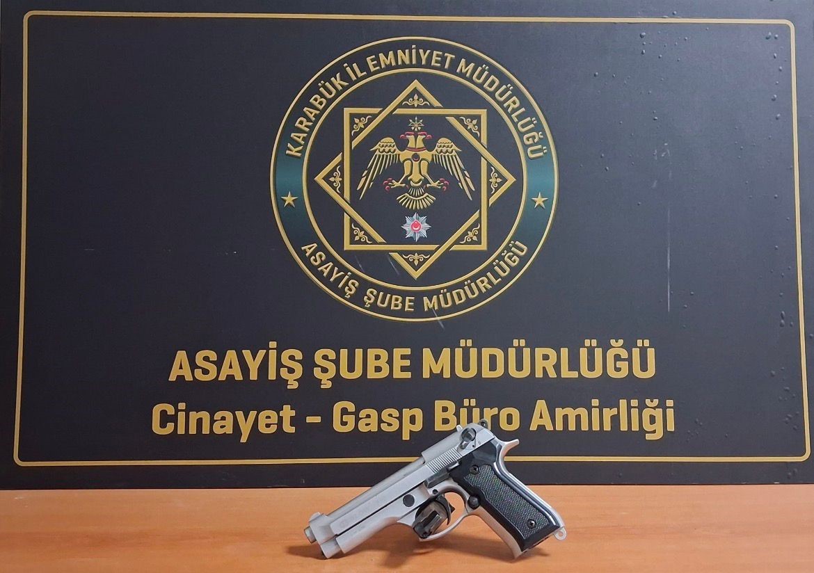 Karabük’te 15 günlük asayiş bilançosu: 47 aranan şahıs yakalandı
Karabük’te 15 günlük asayiş bilançosu: 47 aranan şahıs yakalandı