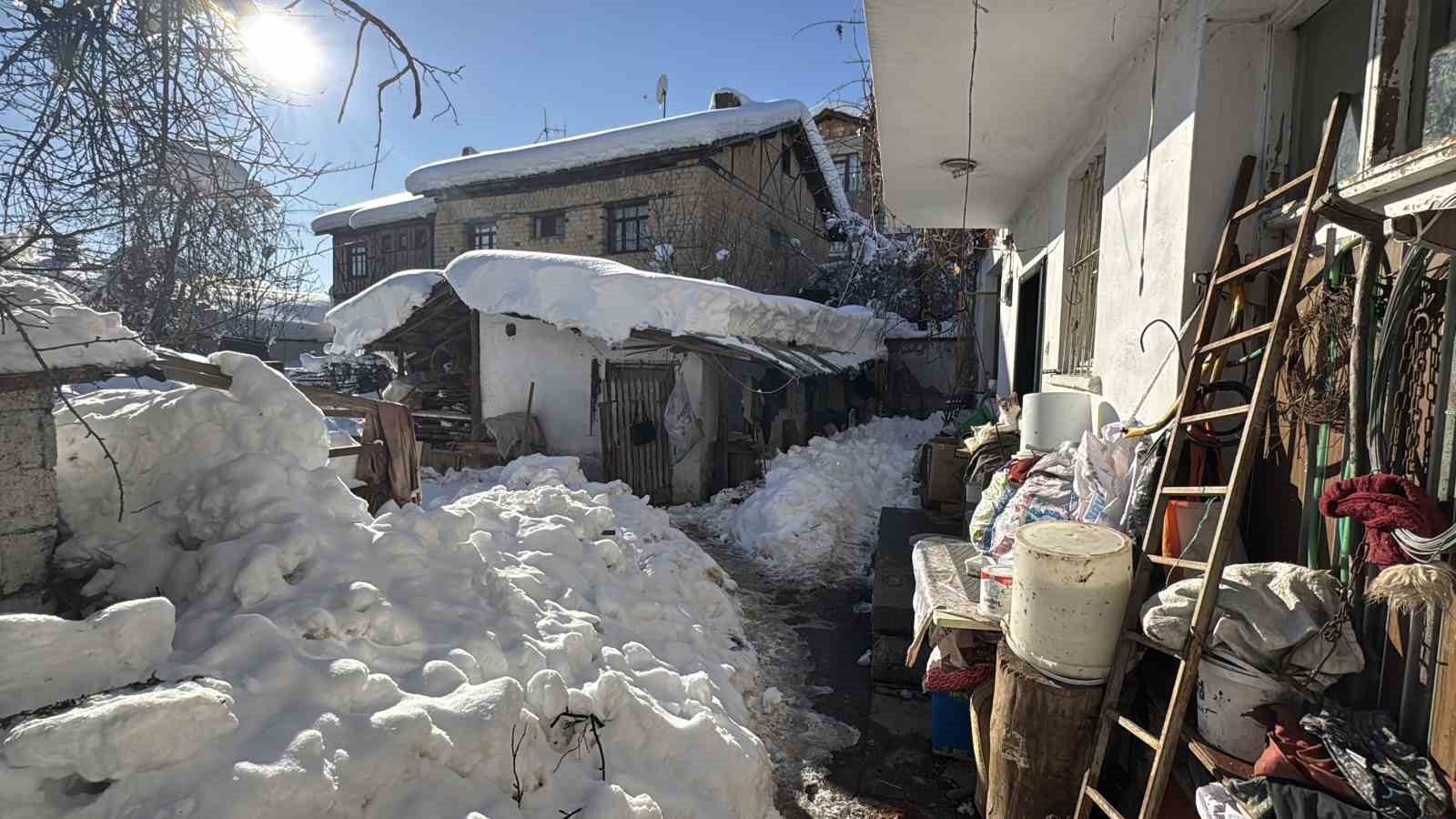 Karabük’te 80 yaşındaki kadın donmuş halde ölü bulundu
