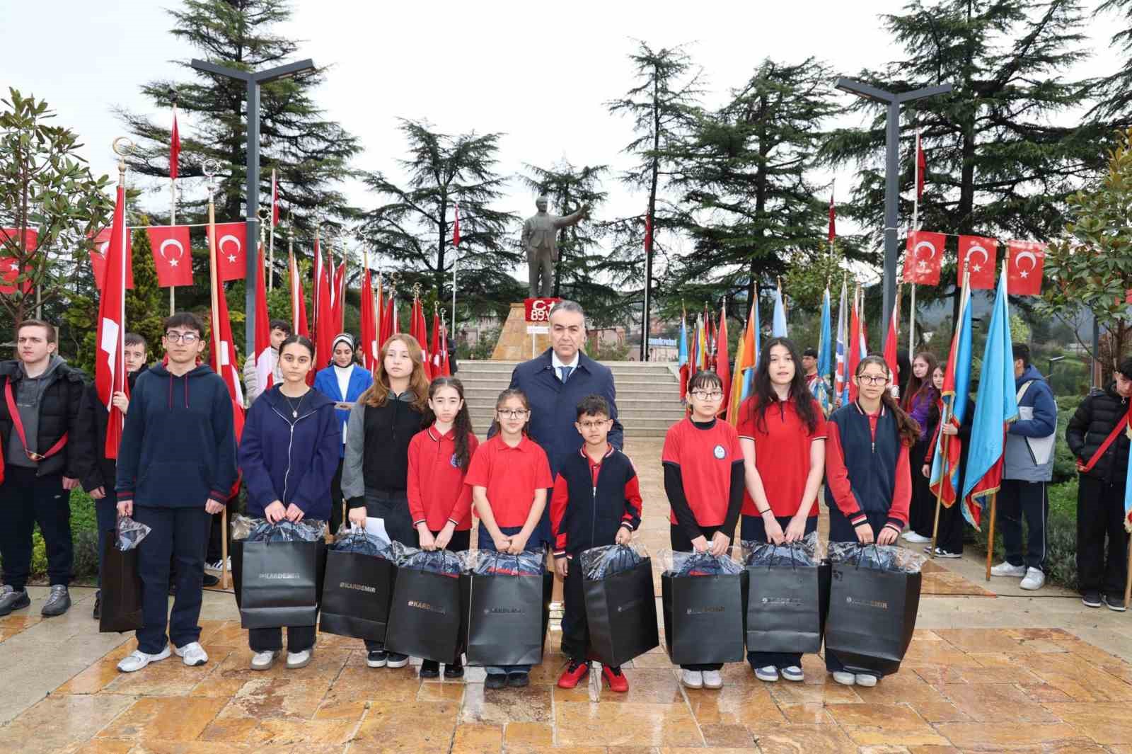 Karabük’te 89. yıl kutlamaları çelenk sunma töreniyle başladı
