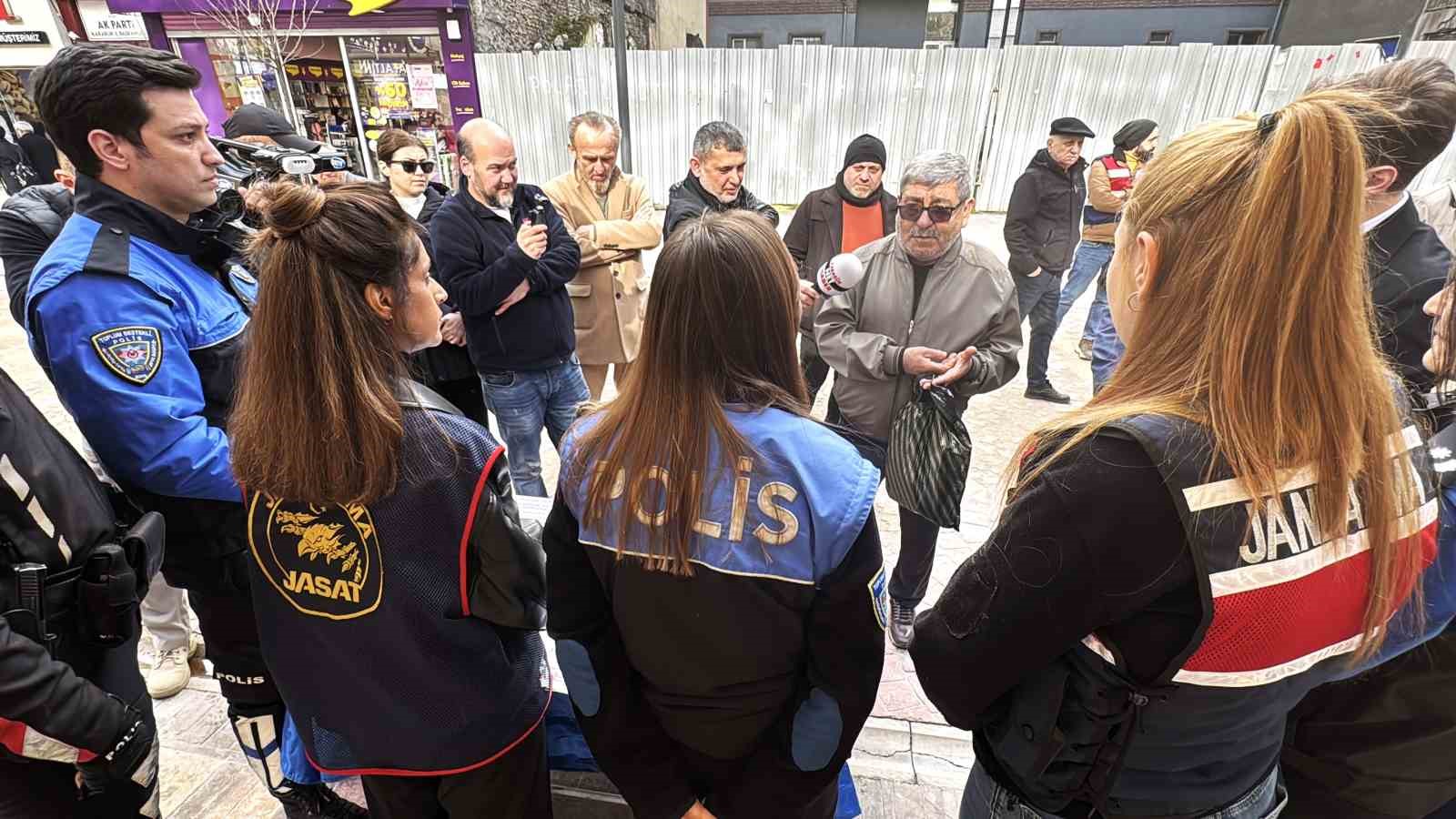 Karabük’te dolandırıcılığa karşı bilgilendirme stantları kuruldu
