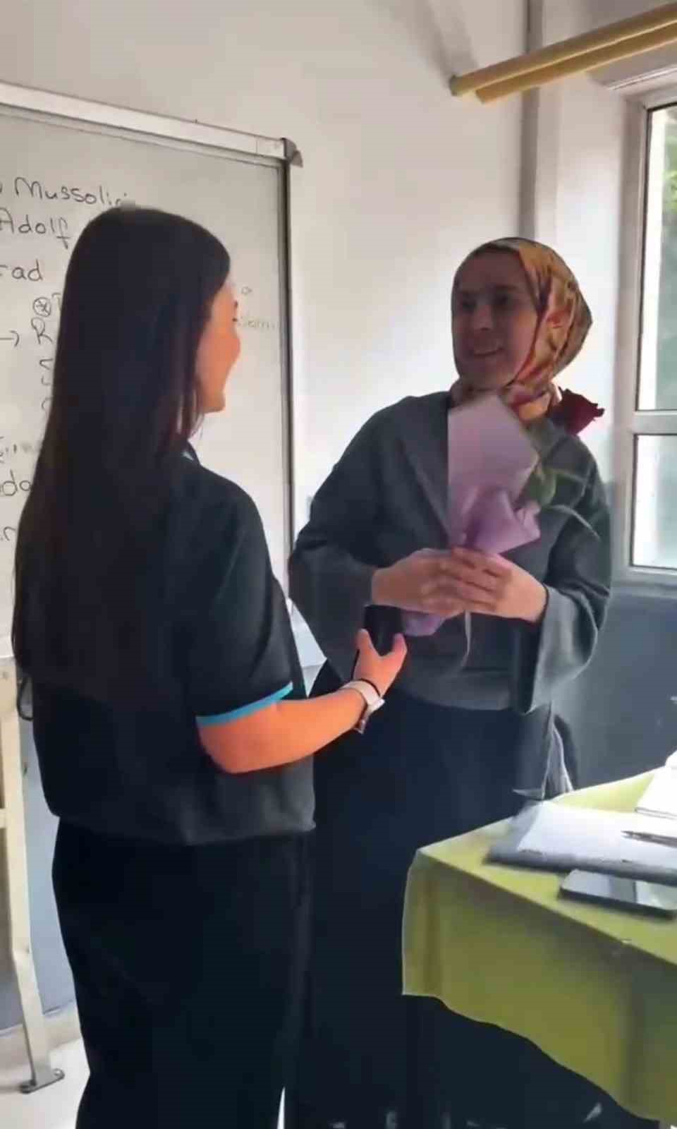 Karabük’te öğrencilerden öğretmenlerine anlamlı sürpriz
