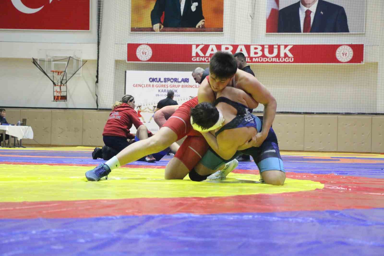 Karabük’te Okul Sporları Güreş Grup Müsabakaları başladı
