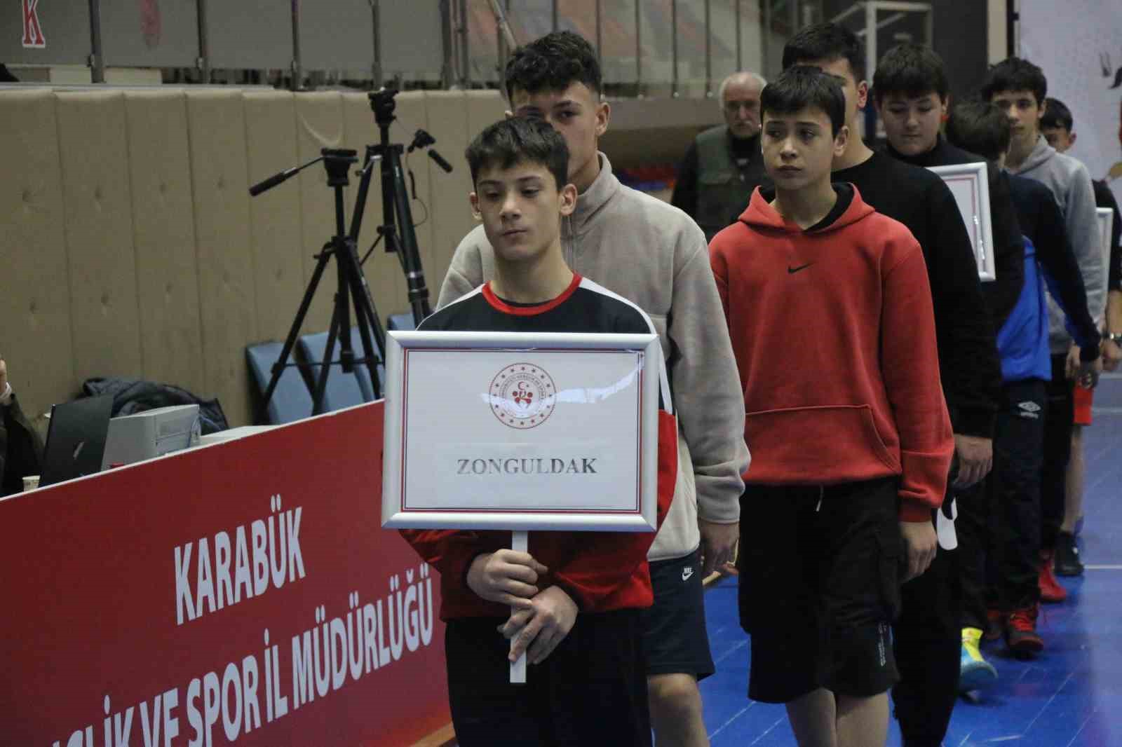 Karabük’te Okul Sporları Güreş Grup Müsabakaları başladı
