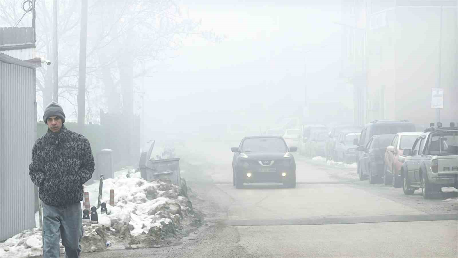 Karabük’te yoğun sis görüş mesafesini düşürdü
