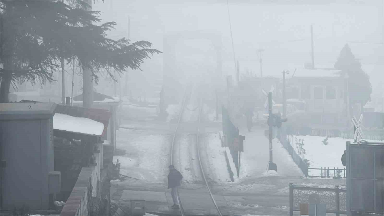 Karabük’te yoğun sis görüş mesafesini düşürdü
