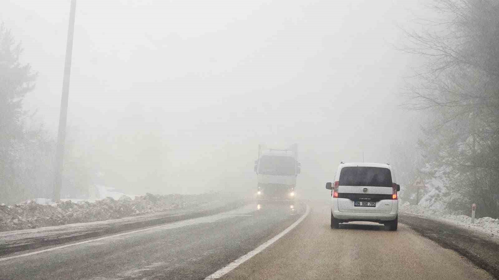 Karabük’te yoğun sis görüş mesafesini düşürdü

