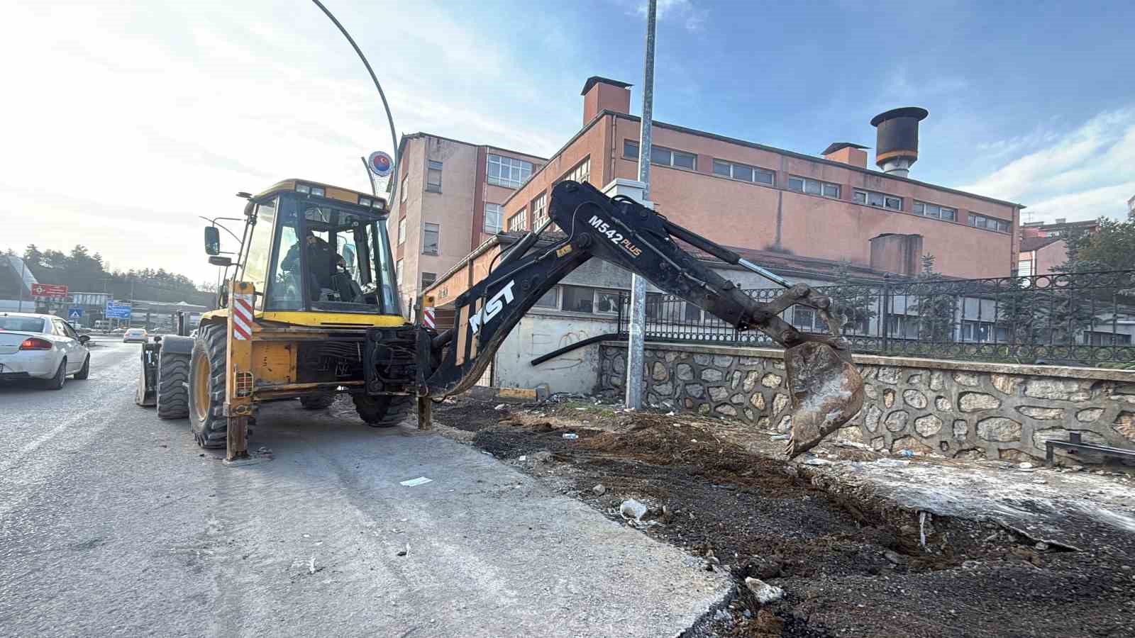 Karabük’te yol ve kaldırım seferberliği devam ediyor
