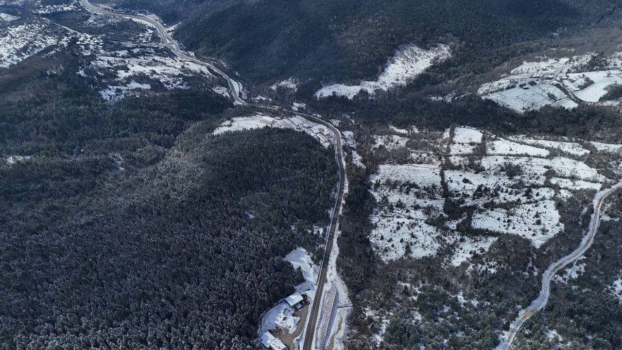 Karabük’ün beyaza bürünen yüksek kesimleri dronla görüntülendi

