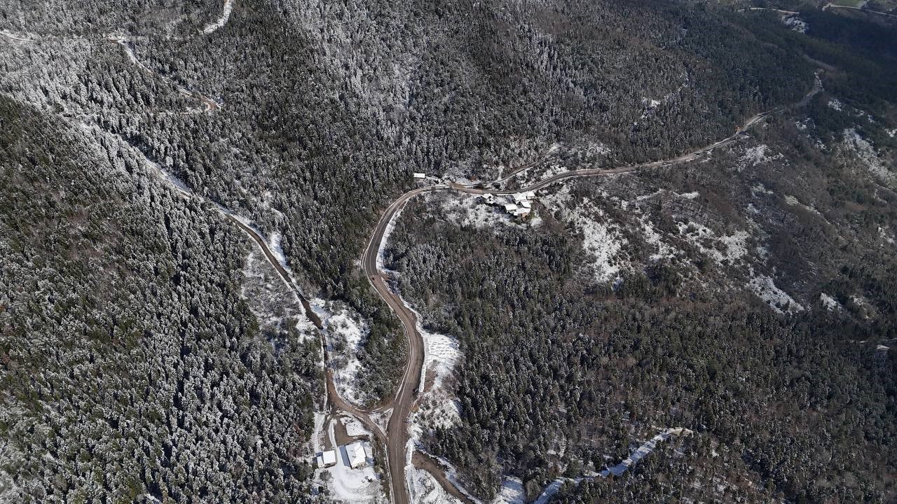 Karabük’ün beyaza bürünen yüksek kesimleri dronla görüntülendi
